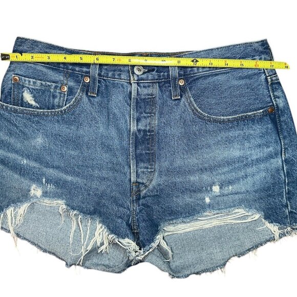 Levi's® Premium 501® Women's Shorts| Distressed | Dark Wash | Size 31 - Picture 5 of 8